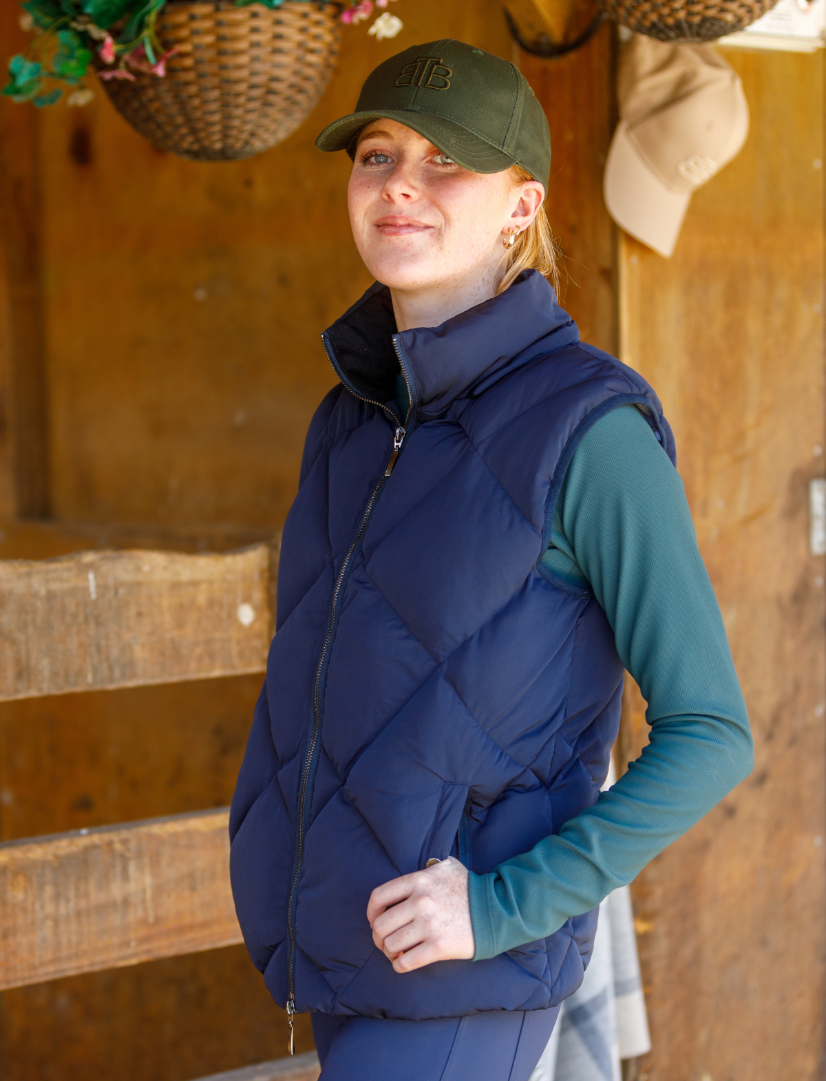 NAVY GILET