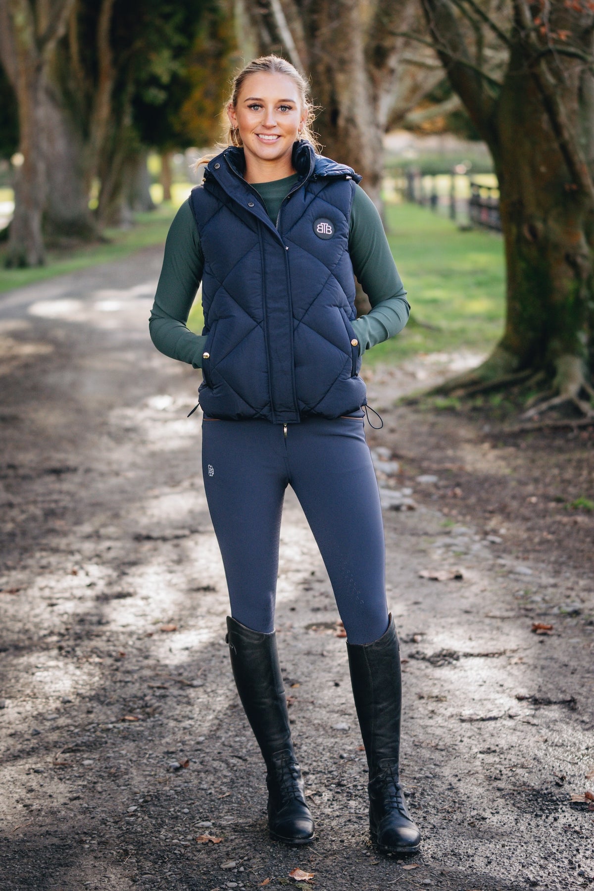 NAVY GILET